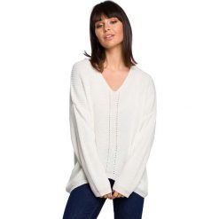 Ecru Oversizowy Sweter w Serek z Asymetrycznym Dołem. Szare swetry damskie Molly.pl, na wiosnę, s, bez wzorów, ze splotem, bez rękawów, bez kaptura. Za 109,90 zł.