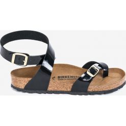Birkenstock - Sandały. Czarne klapki damskie Birkenstock, bez wzorów, ze skóry, bez obcasa, na obcasie. W wyprzedaży za 279,90 zł.