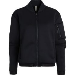 Under Armour LUSTER Kurtka przejściowa black. Czarne kurtki sportowe damskie marki Under Armour, m, z elastanu. W wyprzedaży za 301,05 zł.