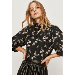 Levi's - Bluzka bawełniana. Czerwone bluzki damskie Levi's®, s, w kwiaty, z bawełny, casualowe, ze stójką, bez rękawów. Za 329,90 zł.