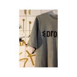 W drodze. Szare t-shirty męskie marki Kurdemol, m, bez wzorów, z dekoltem na plecach. Za 69,00 zł.
