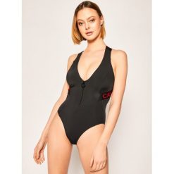 Strój kąpielowy Calvin Klein Swimwear Front One Piece KW0KW01000. Czarne stroje kąpielowe damskie Calvin Klein Swimwear, s, bez wzorów, z elastanu. W wyprzedaży za 349,00 zł.
