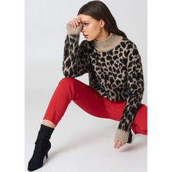 Swetry klasyczne damskie: NA-KD Trend Oversizowy sweter Leo – Beige,Multicolor