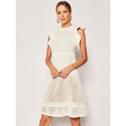 Sukienka koktajlowa Escada Sport Dasra 5032669. Białe sukienki damskie Escada Sport, na co dzień, s, bez wzorów, z bawełny, sportowe, bez kołnierzyka, bez rękawów, proste. Za 1799,00 zł.