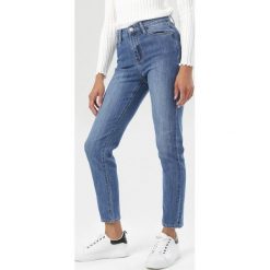 Niebieskie Jeansy Criarila. Niebieskie jeansy damskie Born2be. Za 139,99 zł.