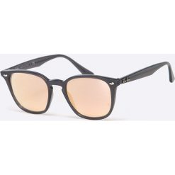 Ray-Ban - Okulary RB4258 62307J. Szare okulary przeciwsłoneczne damskie marki Ray-Ban. W wyprzedaży za 499,90 zł.