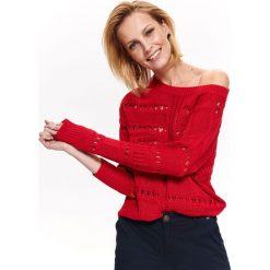 Ażurowy sweter. Czerwone swetry damskie Top Secret, na lato, bez wzorów, z dzianiny, bez rękawów, bez kaptura. W wyprzedaży za 39,99 zł.