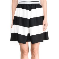 Armani Exchange Spódnica Czarny Biały. Czarne spódniczki damskie Armani Exchange, xs, w paski, z poliesteru. Za 714,95 zł.