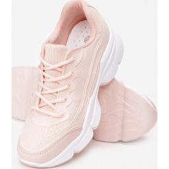 Różowe Sneakersy Menodiace. Różowe sneakersy damskie Born2be. Za 99,99 zł.