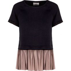 Bluza DEHA DANCE. Czarne bluzki damskie Deha, bez wzorów, z wiskozy, z okrągłym kołnierzem, z krótkim rękawem. W wyprzedaży za 265,00 zł.