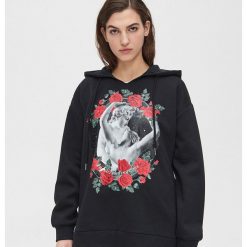 Bluza z różami - Czarny. Czarne bluzy damskie Cropp, s, bez wzorów, bez rękawów, bez kaptura. Za 99,99 zł.