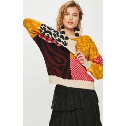 Answear - Sweter. Żółte swetry klasyczne damskie marki ANSWEAR, s, z poliesteru, z okrągłym kołnierzem. W wyprzedaży za 119,90 zł.