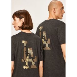 47brand - T-shirt. Szare bluzki damskie 47brand, s, z nadrukiem, z bawełny, z okrągłym kołnierzem. W wyprzedaży za 119,90 zł.
