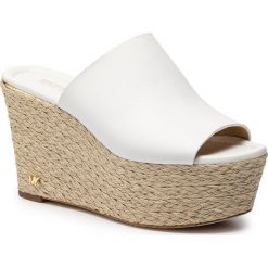 Espadryle MICHAEL MICHAEL KORS - Cunningham Wedge 40S9CUMP1L Optic White. Białe espadryle damskie MICHAEL Michael Kors, bez wzorów, ze skóry, bez obcasa, na obcasie. W wyprzedaży za 459,00 zł.