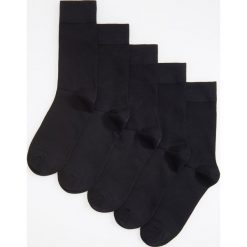 Skarpety 5 pack - Czarny. Czarne skarpetki męskie Reserved. Za 29,99 zł.