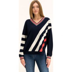 Sweter Laurèl 22019. Niebieskie swetry damskie Laurèl, l, bez wzorów, z poliesteru, klasyczne, bez rękawów, bez kaptura. W wyprzedaży za 609,00 zł.