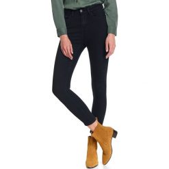 Spodnie jeansowe skinny. Czarne spodnie damskie Top Secret, bez wzorów, z jeansu. Za 99,99 zł.