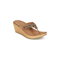 Japonki Skechers BEVERLEE. Pomarańczowe klapki damskie Skechers, bez wzorów, bez obcasa. W wyprzedaży za 159,20 zł.