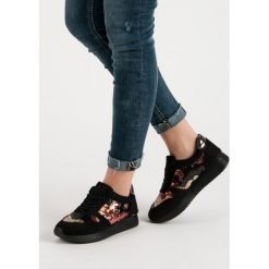 OBUWIE SPORTOWE Z CEKINAMI. Różowe buty sportowe damskie SEASTAR, bez wzorów, bez zapięcia. Za 89,90 zł.