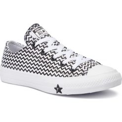 Trampki CONVERSE - Ctas Ox 565367C White/Converse Black/White. Czarne półbuty damskie Converse, na co dzień, bez wzorów, ze skóry, bez obcasa, na płaskiej podeszwie, bez zapięcia. W wyprzedaży za 219,00 zł.