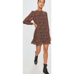 Answear Lab - Sukienka. Czarne sukienki damskie Answear Lab, na co dzień, s, w kwiaty, z poliesteru, casualowe, z okrągłym kołnierzem, z długim rękawem, długie, mini, proste. Za 149,90 zł.