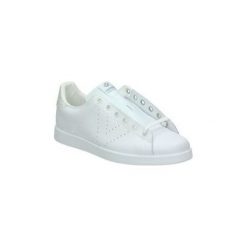 Buty Victoria 1125104. Białe trampki i tenisówki damskie Victoria, bez wzorów, bez zapięcia. Za 263,33 zł.