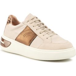 Sneakersy GEOX - D Ottaya F D92BYF 01122 C5K6E Cream/Bronze. Brązowe półbuty damskie Geox, bez wzorów, z zamszu, bez obcasa, na płaskiej podeszwie, bez zapięcia. W wyprzedaży za 299,00 zł.