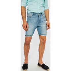 Lee - Szorty. Szare spodenki jeansowe męskie Lee, casualowe. W wyprzedaży za 179,90 zł.