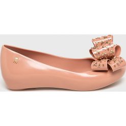 Melissa - Baleriny Ultragirl Sweet. Czerwone baleriny damskie marki Melissa, z kauczuku. Za 289,90 zł.