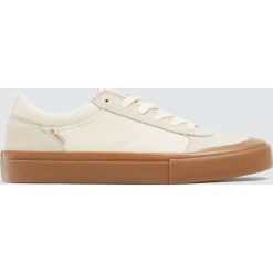 Beżowe tenisówki teen. Brązowe buty sportowe męskie marki Pull&Bear, bez wzorów, sportowe, bez zapięcia. Za 99,90 zł.