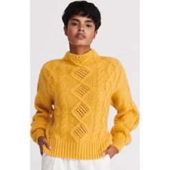 Sweter z domieszką wełny - Żółty. Żółte swetry damskie Reserved, s, bez wzorów, z wełny, bez rękawów, bez kaptura. W wyprzedaży za 49,99 zł.