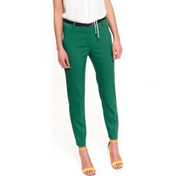 ELEGANCKIE SPODNIE Z KANTEM. Zielone spodnie damskie Top Secret, z tkaniny. Za 139,99 zł.