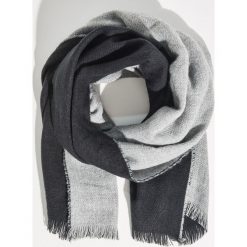 Szalik - Czarny. Czarne szaliki damskie Sinsay. Za 39,99 zł.
