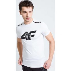 Koszulka treningowa męska TSMF208A - biały. Białe t-shirty męskie marki 4f, m, z poliesteru. W wyprzedaży za 59,99 zł.