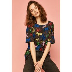 Medicine - T-shirt by Keith Haring. Czarne bluzki damskie MEDICINE, s, bez wzorów, z bawełny, casualowe, z okrągłym kołnierzem, z krótkim rękawem. Za 49,90 zł.