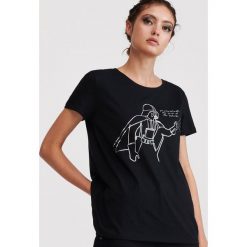 T-shirt Star Wars - Czarny. Czarne t-shirty damskie Reserved, s, z motywem z bajki, retro, bez kołnierzyka. Za 29,99 zł.