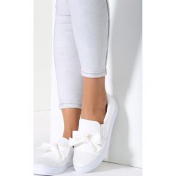 Białe Slip On Courageous Fixation. Białe trampki damskie slip on marki vices. Za 49,99 zł.