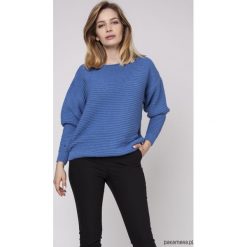 Sweter z fakturą, SWE160 niebieski MKM. Niebieskie swetry klasyczne damskie Pakamera, w prążki. Za 118,00 zł.