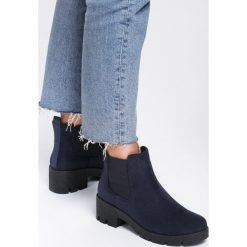 Ciemnoniebieskie Botki Arolla. Niebieskie botki damskie Inny, za kostkę, bez obcasa, na obcasie, bez zapięcia. Za 99,99 zł.