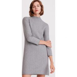 Sukienka ze wzorem w jodełkę - Wielobarwny. Sukienki damskie Reserved, s, bez wzorów, bez kołnierzyka, bez rękawów. Za 139,99 zł.