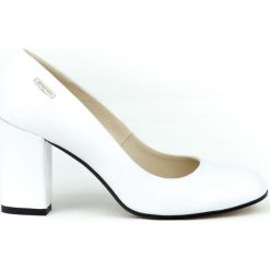 Klasyczne czółenka na słupku - skóra naturalna - model 042 - kolor biały. Białe czółenka damskie Zapato, na co dzień, bez wzorów, z jeansu, z okrągłym noskiem, bez obcasa, na obcasie. W wyprzedaży za 179,40 zł.