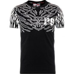 Plein Sport ROUND NECK TIGER Tshirt z nadrukiem black/white. Czarne koszulki męskie Plein Sport, m, z nadrukiem, z bawełny, sportowe, bez kołnierzyka, bez rękawów. Za 789,00 zł.