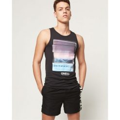 O'Neill Podkoszulek Czarny. Czarne podkoszulki męskie O'Neill, xxl, z nadrukiem, z bawełny, bez kołnierzyka. Za 119,95 zł.