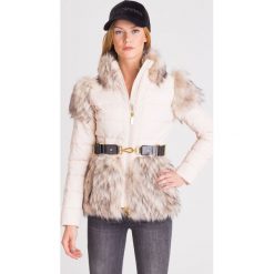 KREMOWA KURTKA ELISABETTA FRANCHI. Białe kurtki damskie Elisabetta Franchi, w paski, z włókna. Za 1000,00 zł.