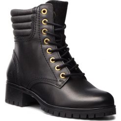 Trapery BULLBOXER - 390508E6L Black Gold. Czarne trapery damskie Bullboxer, z zamszu, bez obcasa, bez zapięcia. W wyprzedaży za 269,00 zł.