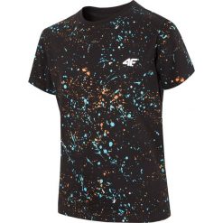 T-shirt chłopięcy (122-164) JTSM214A - głęboka czerń. Czarne t-shirty chłopięce 4F JUNIOR, z nadrukiem, z materiału, bez rękawów. Za 34,99 zł.
