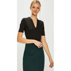 Answear - Top. Czarne bluzki damskie ANSWEAR, s, bez wzorów, z poliesteru, casualowe, bez kołnierzyka, z krótkim rękawem. W wyprzedaży za 49,90 zł.