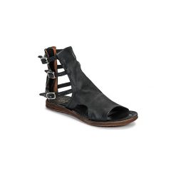 Sandały Airstep / A.S.98 RAMOS BRIDES. Czarne sandały damskie marki Airstep / A.S.98, bez wzorów, bez obcasa, bez zapięcia. Za 749,00 zł.