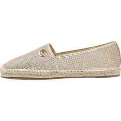 MICHAEL Michael Kors KENDRICK SLIP ON Espadryle pale gold. Żółte trampki damskie slip on MICHAEL Michael Kors, z materiału. Za 399,00 zł.