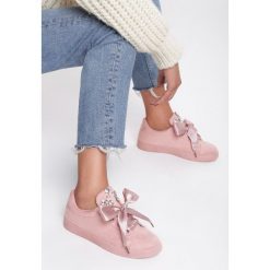 Różowe Buty Sportowe Delicate Embrace. Różowe buty sportowe damskie Renee, bez wzorów, z satyny, sportowe. Za 69,99 zł.